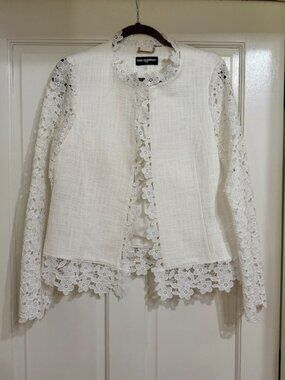 Beautiful White Lace Karl Lagerfeld Jacket sz 6